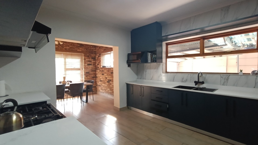 3 Bedroom Property for Sale in Voelvlei Western Cape